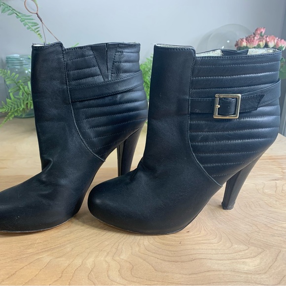 Black leather ankle boots, high heel, size 10 - Picture 3 of 11